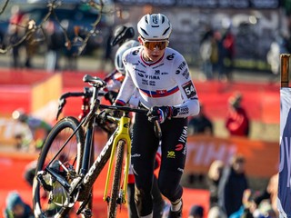 Viktória Chladoňová v pretekoch Svetového pohára v cyklokrose.