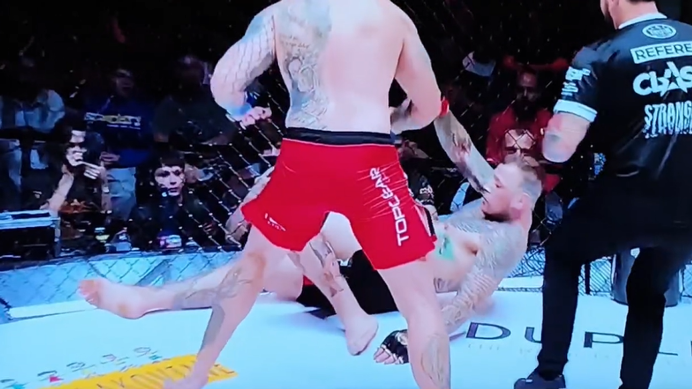 Mikulášek inkasuje knokaut.