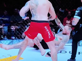 Mikulášek inkasuje knokaut.