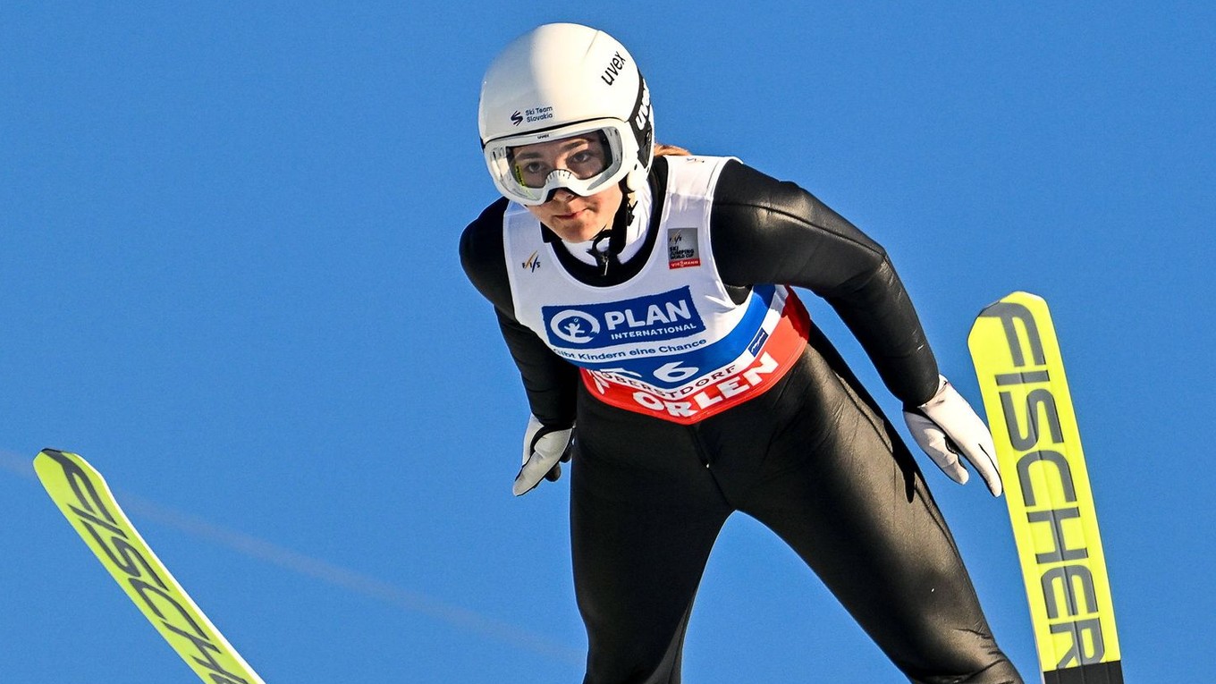 Slovenská reprezentantka v skokoch na lyžiach Kira Mária Kapustíková. 