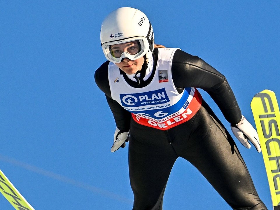 Slovenská reprezentantka v skokoch na lyžiach Kira Mária Kapustíková. 