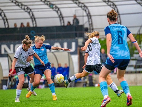 petralka slovan ženy.jpg