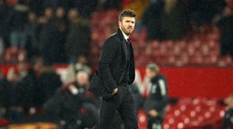 Na archívnej snímke z 2. decembra 2021 v Manchestru dočasný tréner Manchestru United Michael Carrick kráča po zápase anglickej Premier League proti Arsenalu.