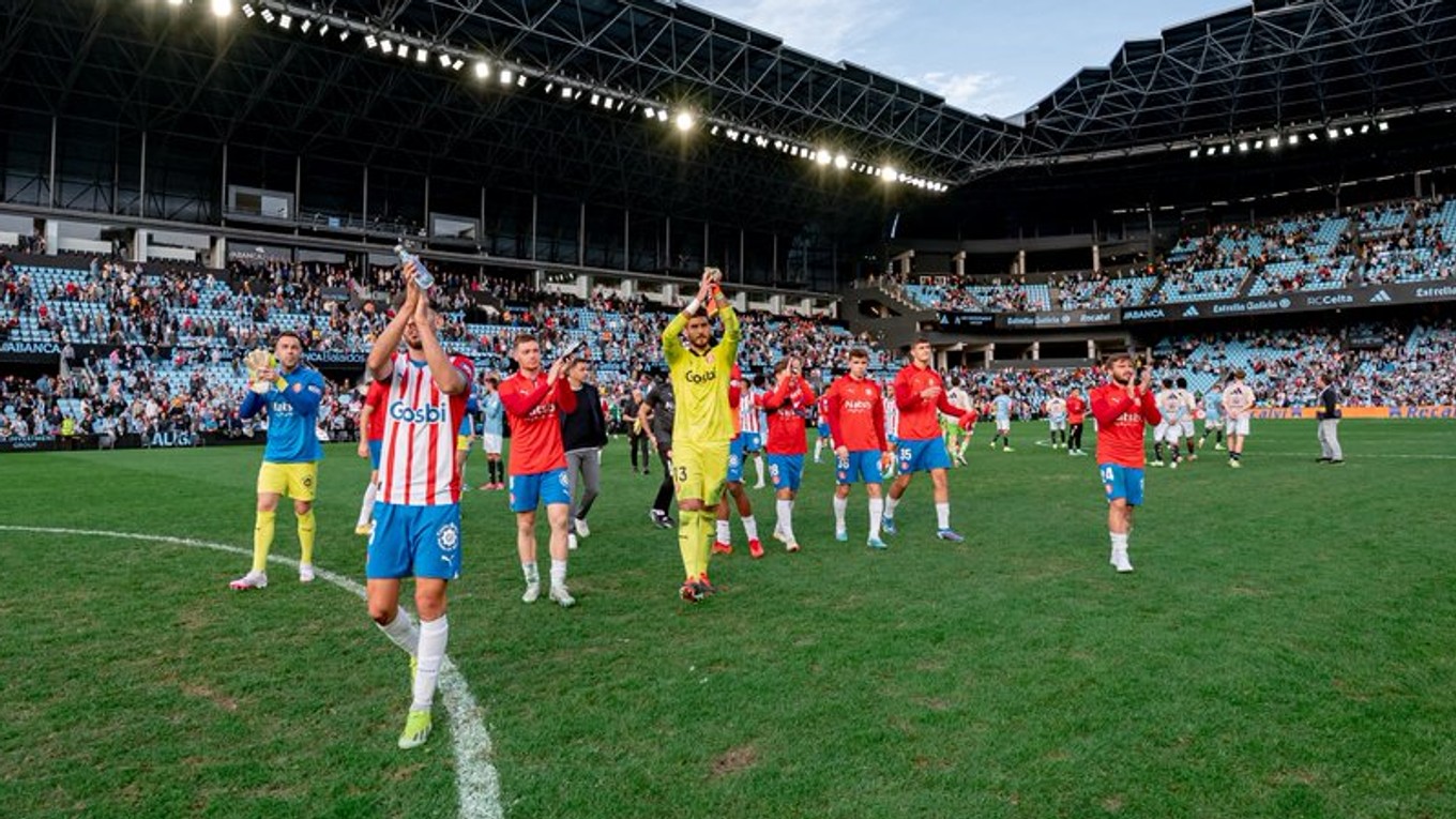 Pozápasová radosť hráčov Girony po výhre nad Celtou Vigo v 22. kole La Ligy 2023/2024.