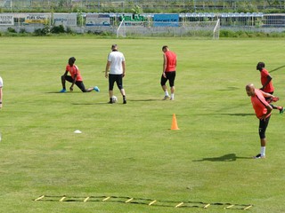 Tréning ŠKF Sereď na ihrisku v Seredi v máji 2020.