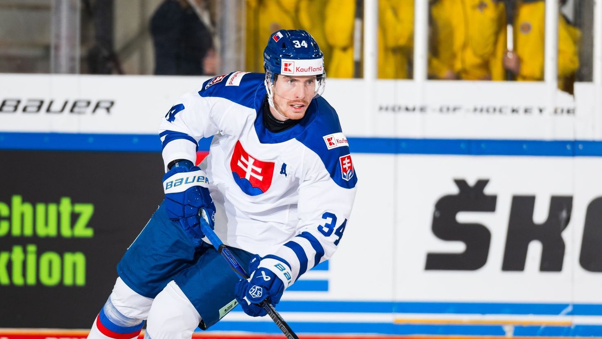 Peter Cehlárik v reprezentačnom drese Slovenska.