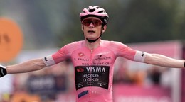 Dánsky cyklista Jonas Vingegaard sa stáva víťazom 109. ročníka Gira d´Italia.