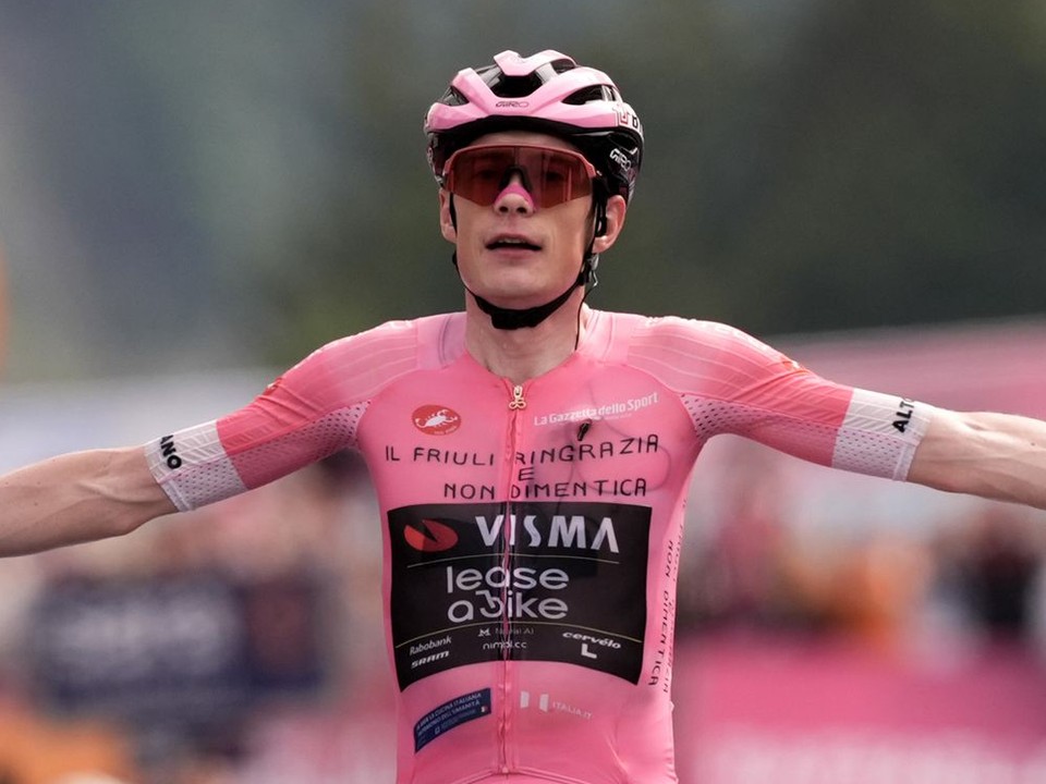Dánsky cyklista Jonas Vingegaard sa stáva víťazom 109. ročníka Gira d´Italia.