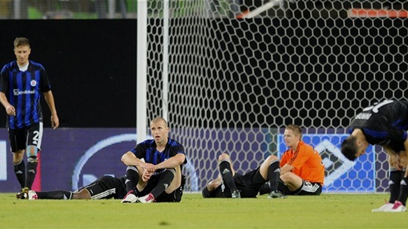 Futbalisti Slovana po remíz 2:2 na pôde Stuttgartu 2010. 