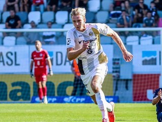 Slovenský futbalista Adam Griger pri premiére v českej lige.