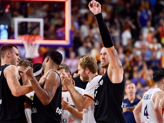 Basketbalisti Nemecka sa tešia po výhre nad Francúzskom v úvodnom kole EuroBasketu 2022