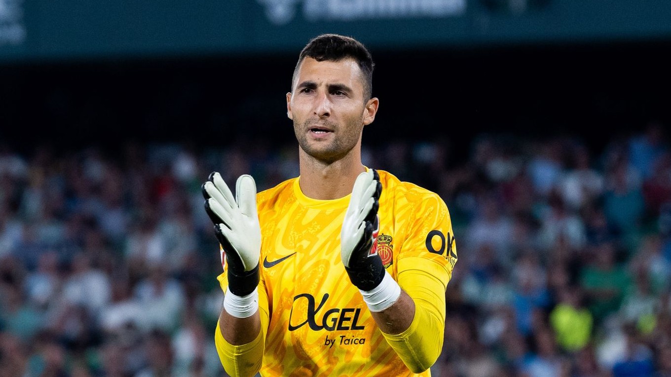 Dominik Greif v drese Mallorcy. 