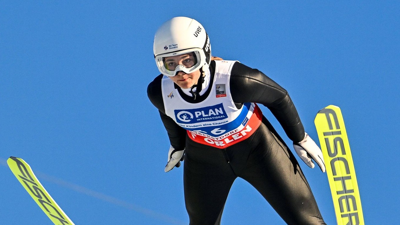 Slovenská reprezentantka v skokoch na lyžiach Kira Mária Kapustíková. 