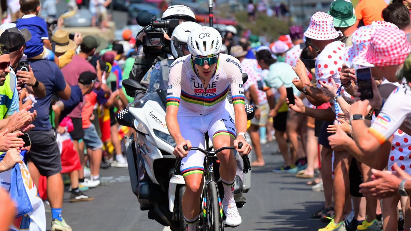 Slovinský cyklista Tadej Pogačar počas 6. etapy Tour de France 2026.