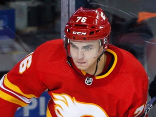 Martin Pospíšil v drese Calgary Flames.