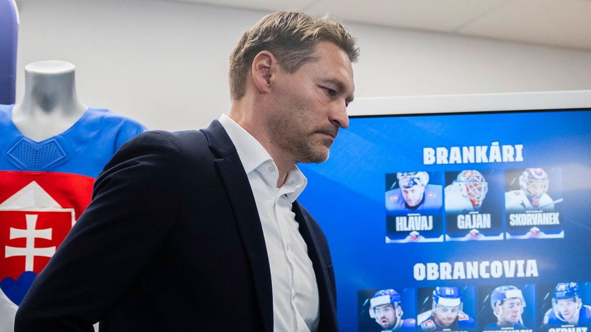 Na snímke tréner slovenských hokejistov Vladimír Országh. 