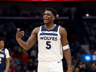 Anthony Edwards (5) v drese Minnesoty Timberwolves.