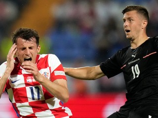 Ante Budimir (vľavo) v súboji s Christophom Baumgartnerom.
