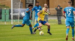 Momentka zo zápasu Rimavská Sobota - Fiľakovo, autori gólov Matheus Saturnino (zľava) a Marko Püšpöky (s loptou).