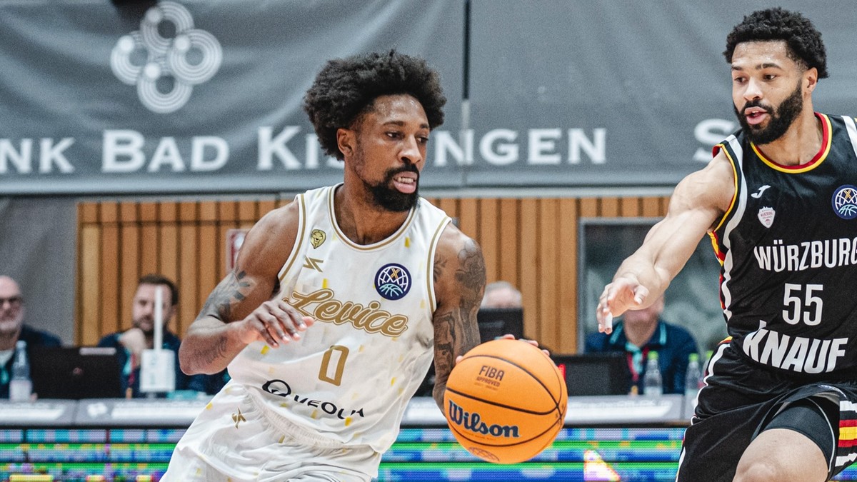 Momentka zo zápasu Würzburg - Levice.