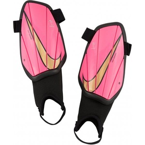 Chrániče Nike  Charge Kids Soccer Shin Guards