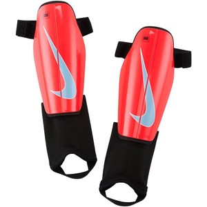 Chrániče Nike  Charge Soccer Shin Guards