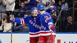 Adam Sýkora a Jaroslav Chmelař v drese New York Rangers. 