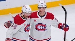 Nick Suzuki (vľavo hore) a Juraj Slafkovský.