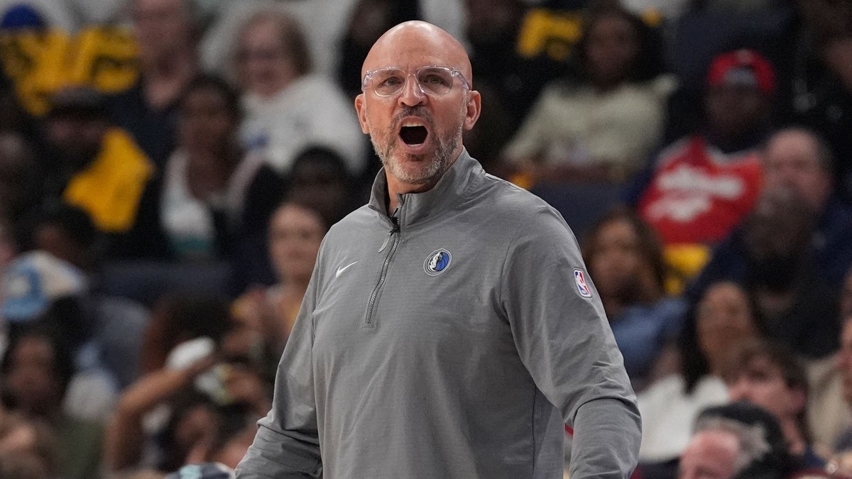 Tréner Jason Kidd na lavičke Dallas Mavericks.