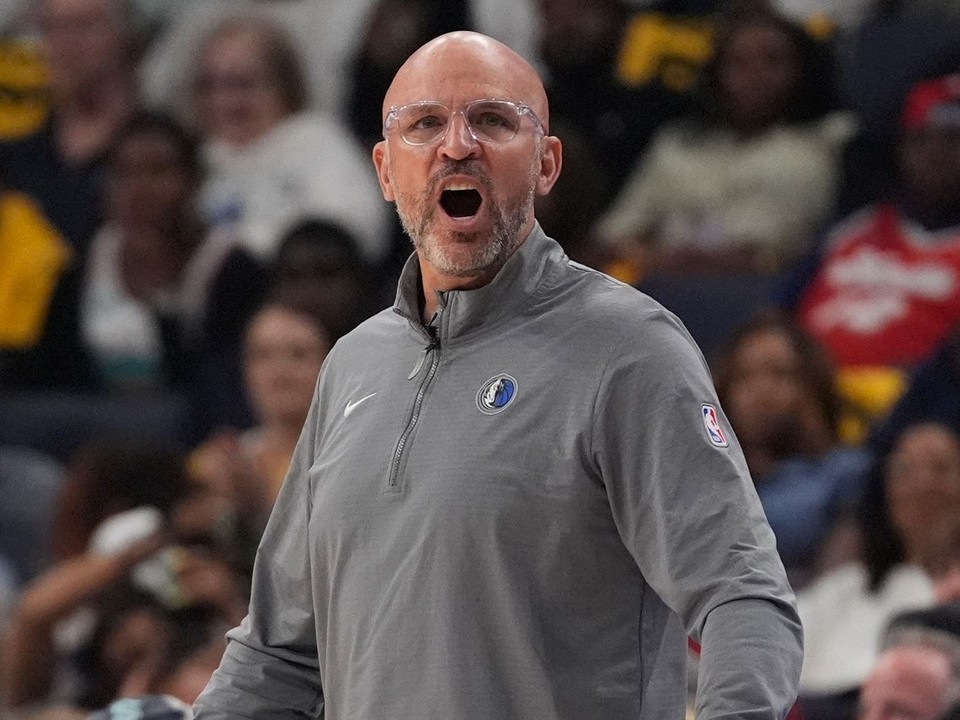 Tréner Jason Kidd na lavičke Dallas Mavericks.