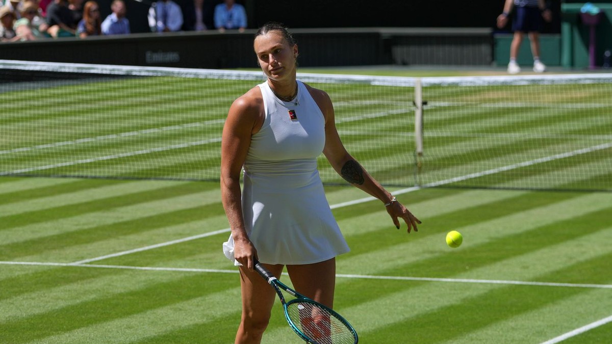 Aryna Sabalenková na turnaji vo Wimbledone 2025.