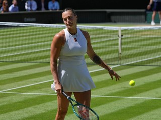 Aryna Sabalenková na turnaji vo Wimbledone 2025.