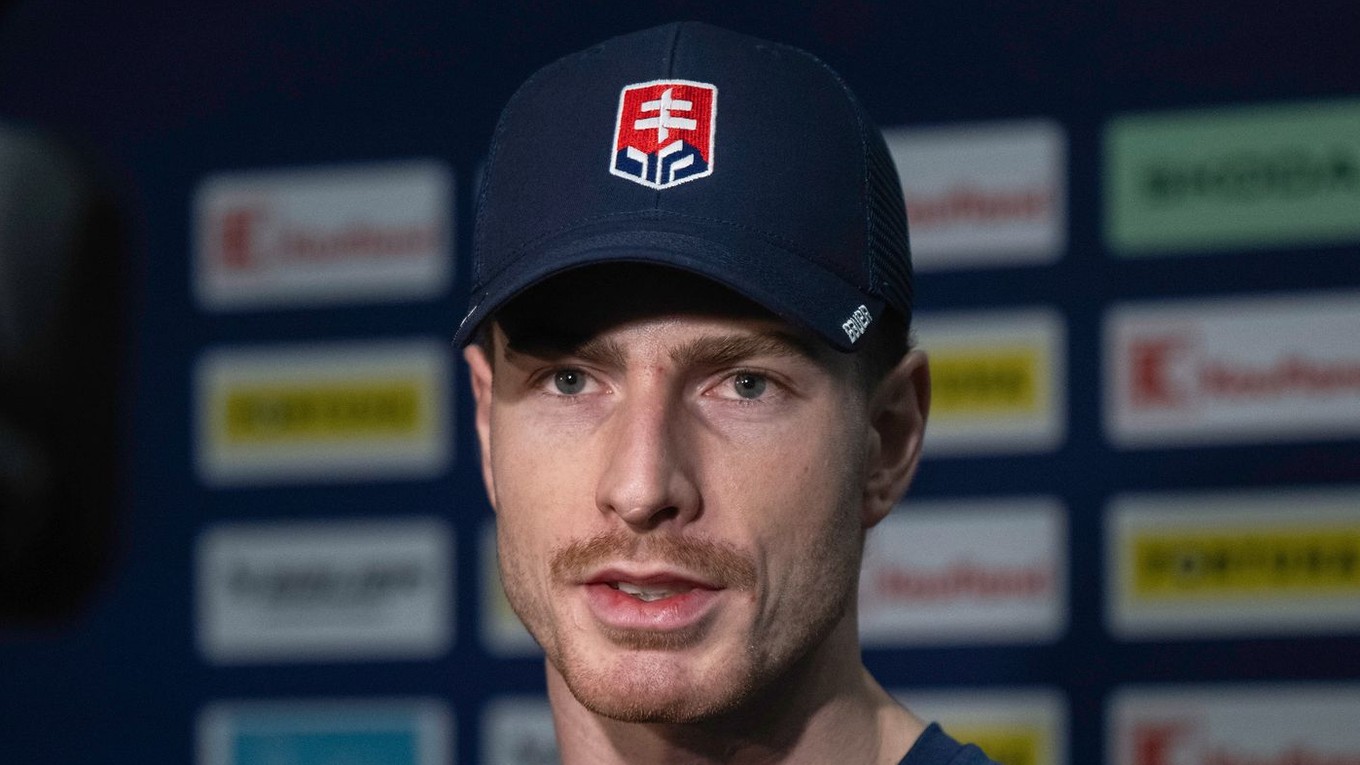 Na snímke slovenský hokejový reprezentant Peter Cehlárik.