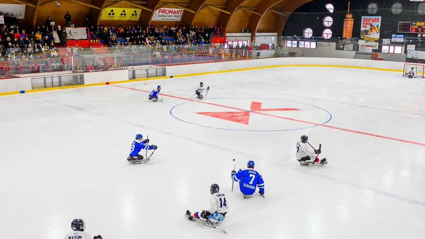 Parahokej na zimnom štadióne v Dolnom Kubíne
