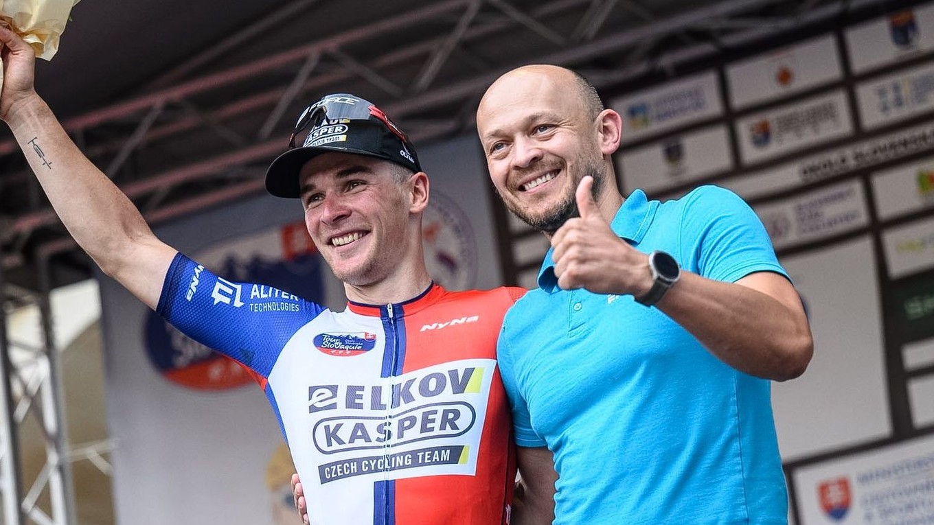 Lukáš Kubiš v drese pre najlepšieho domáceho jazdca pretekov Okolo Slovenska 2024.