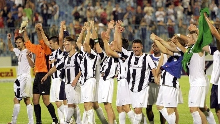 Malý klub zo Slovenska ponížil giganta, rodák z Trnavy ukázal svetový výkon