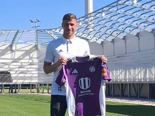 Filip Kiss s dresom KFC Komárno.