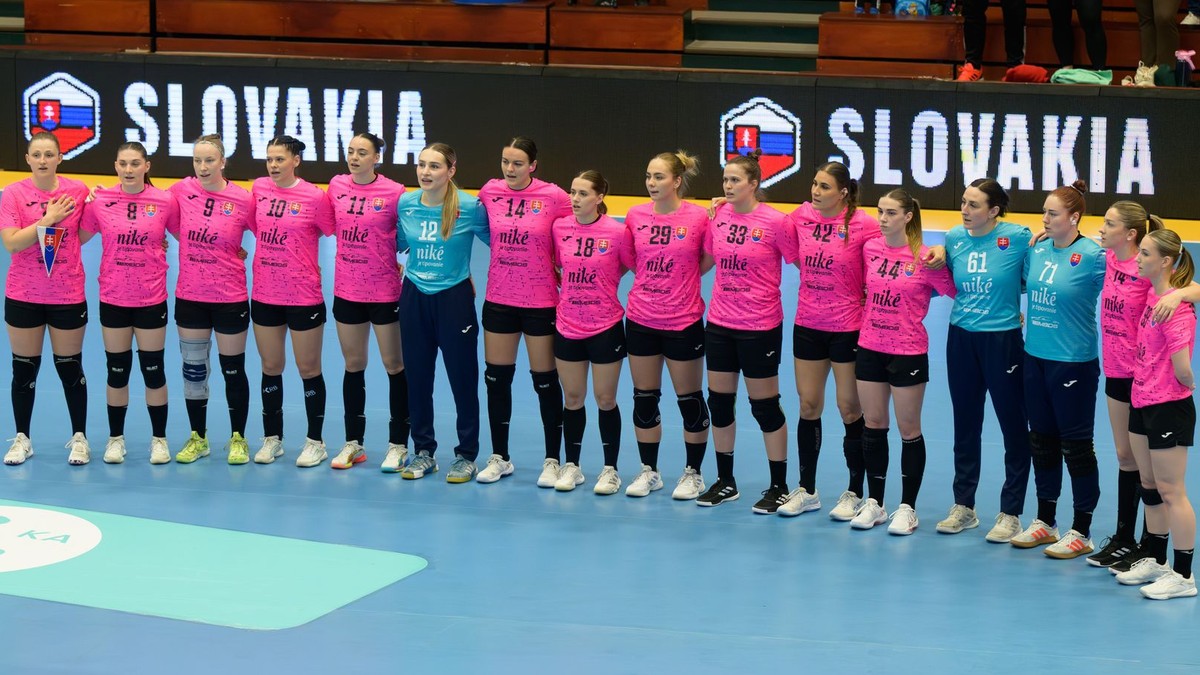 Na snímke reprezentantky Slovenska.