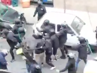 Nepokoje v uliciach Neapola.