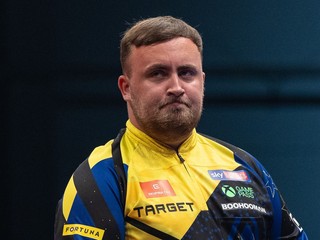 Anglický šípkar Luke Littler.