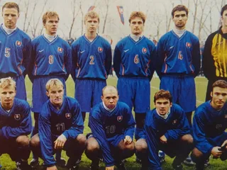 Základná jedenástka v odvetnom barážovom zápase (vtedy nazývanom osemfinále) doma proti Rusku, horný rad zľava: Peter Lérant, Szilárd Németh, Vratislav Greško, Stanislav Turza, Peter Hlinka, Kamil Čontofalský, dolný rad zľava: Andrej Šupka, Martin Vyskoč, Miroslav Barčík, Karol Kisel, Juraj Czinege.