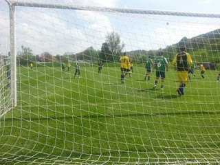 Nadávky a napadnutie rozhodcu. Dedinský futbalový zápas bude mať dohru