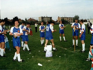 Prišiel Blatter aj Platini. Slovenská dedina sa stala futbalovým hitom