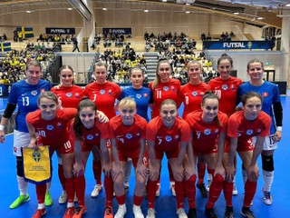 Ženská futsalová reprezentácia SR pred zápasom Švédsko - Slovensko 8:5 (Göteborg, 13.11.2023).
