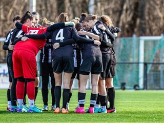 Na ilustračnej snímke družstvo FC Petržalka ženy. 