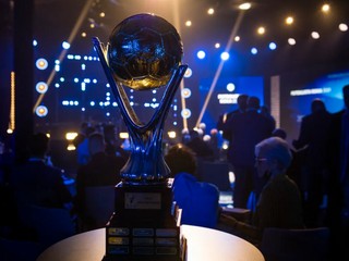 Ilustračná foto - trofej pre víťaza ankety Futbalista roka.
