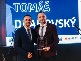 Tomáš Drahovský s cenou pre najlepšieho futsalistu roka 2023.