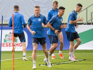 Sprava Róbert Boženík, Norbert Gyömbér, Vernon De Marco a Juraj Kucka počas tréningu slovenskej futbalovej reprezentácie v Mainzi počas ME 2024 vo futbale v nedeľu (16.6.2024).