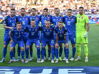 Slovenskí futbalisti pred duelom s Azerbajdžanom.