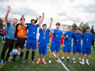 Snímka víťazného tímu z Majstrovstiev Slovenska Špeciálnych olympiád vo futbale. 